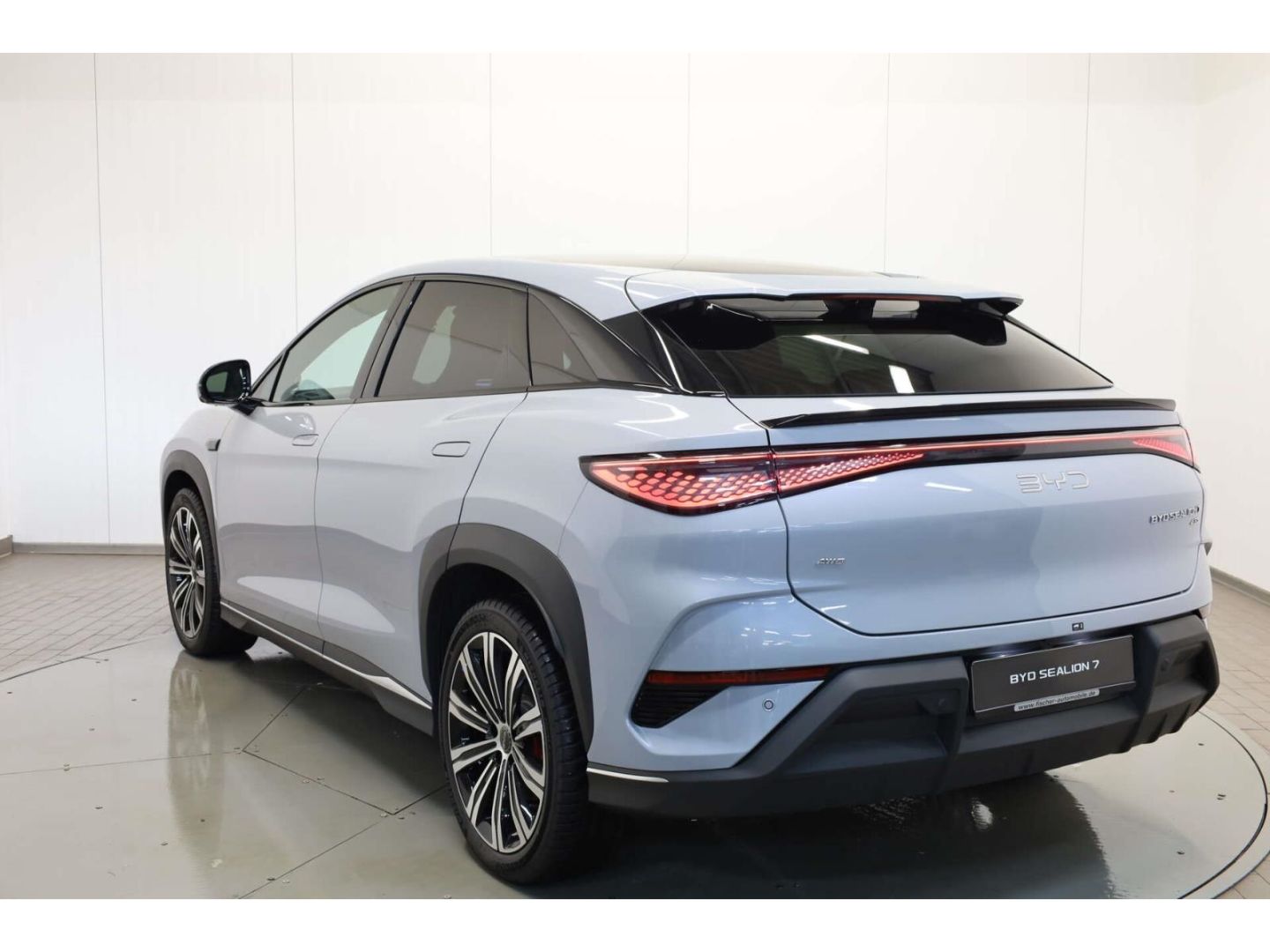 BYD SEALION 7