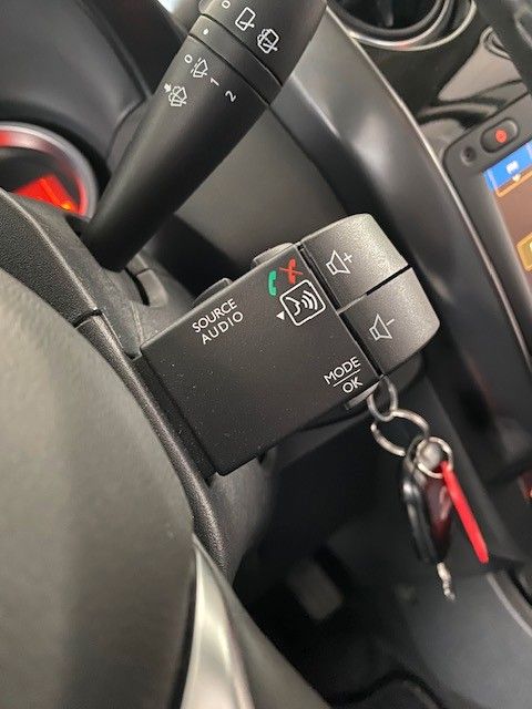 Fahrzeugabbildung Dacia Duster I Black Shadow 4x2 1.2 AHK/KAMERA/NAVI/SH