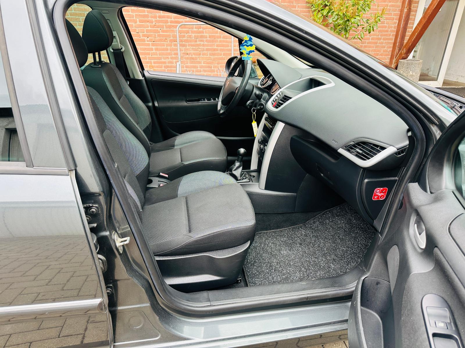 Peugeot 207 2012 — photo 13
