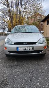 Ford Focus 1.4 Ambiente Ambiente - gebrauchte Ford Focus aus dem Jahr 2000
