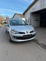 Renault Clio kombi/ 4 türer Silber pflegezustand TOP - Renault Clio: Türer