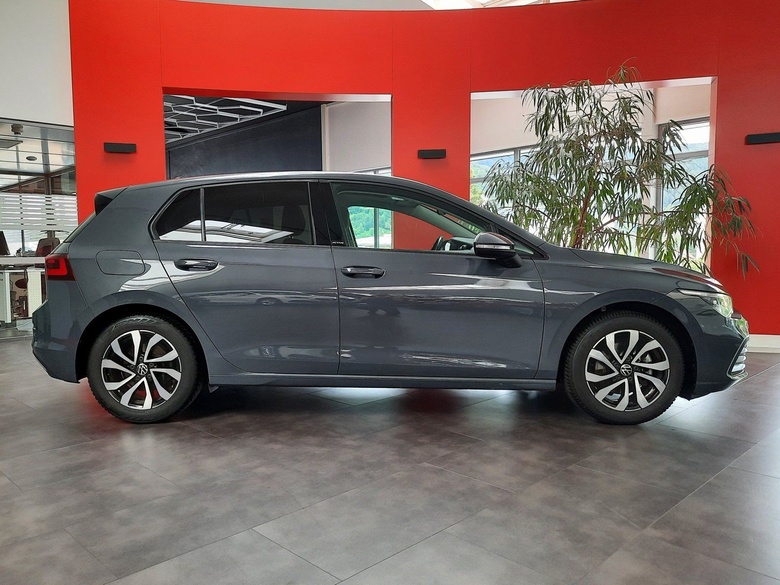 Fahrzeugabbildung Volkswagen Golf Active TDI DSG *AHK*Panodach*Navi*Cam*LED*