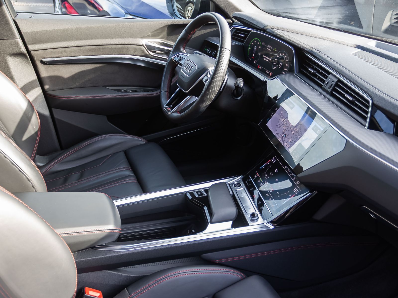 Audi Q8 e-tron S line 50 qu Navi Matrix Panorama AIR  foto 21