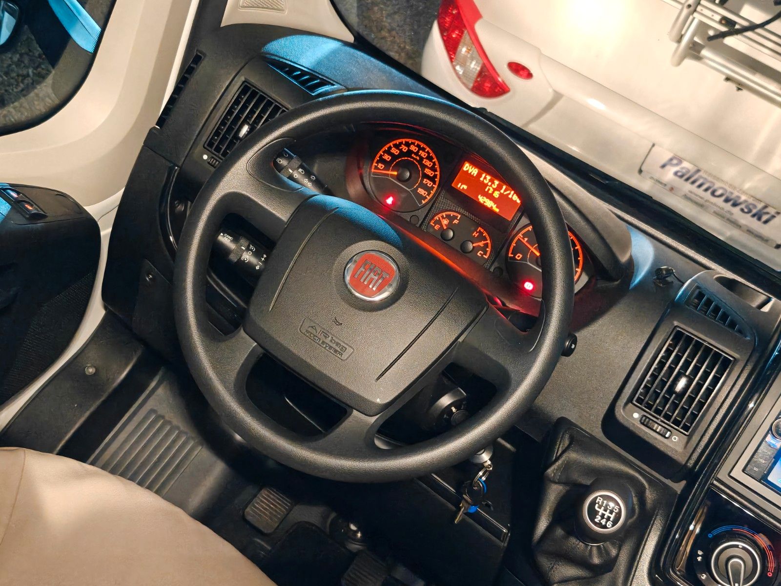 Fahrzeugabbildung XGO Dynamic 95 P - Autom. SAT, TV, Einzelbetten -