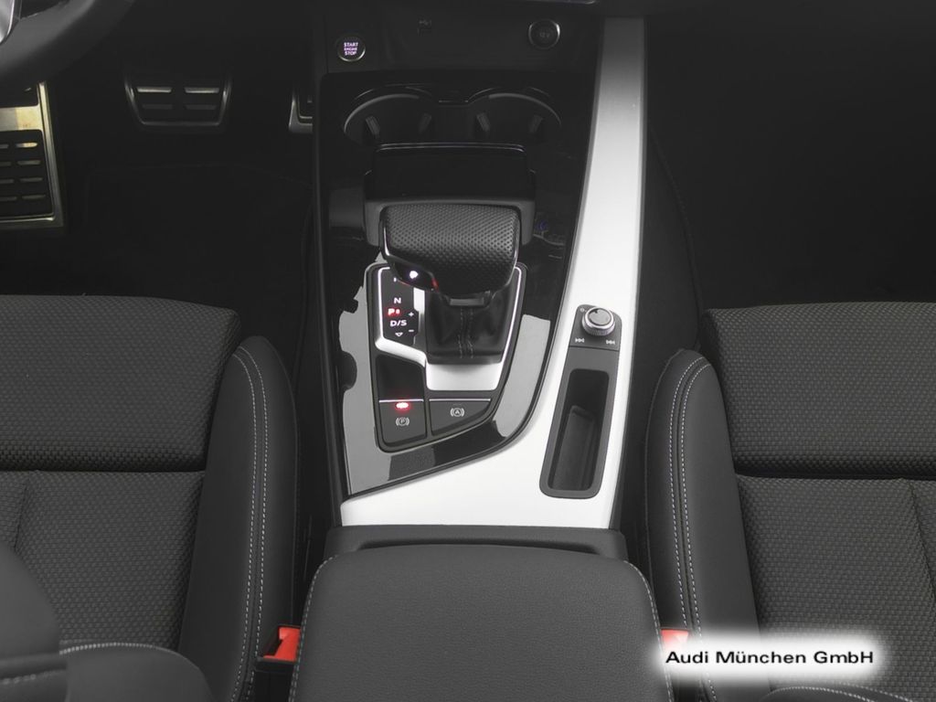 AUDI A4 2024
