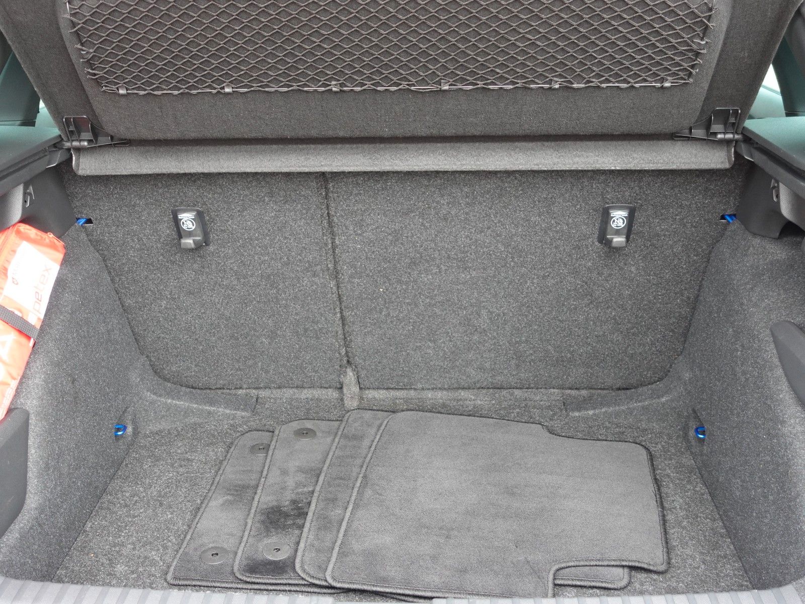 Fahrzeugabbildung SKODA Kamiq 1.5 TSI ACT MONTE CARLO LED/Navi/RFK/18"/.