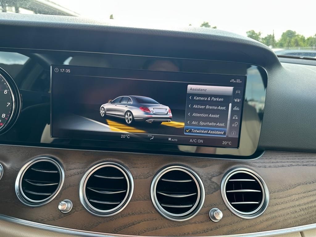 Fahrzeugabbildung Mercedes-Benz E 250 Avantg. Totwi. LED SHZ Ambie. Navi KAM RDK