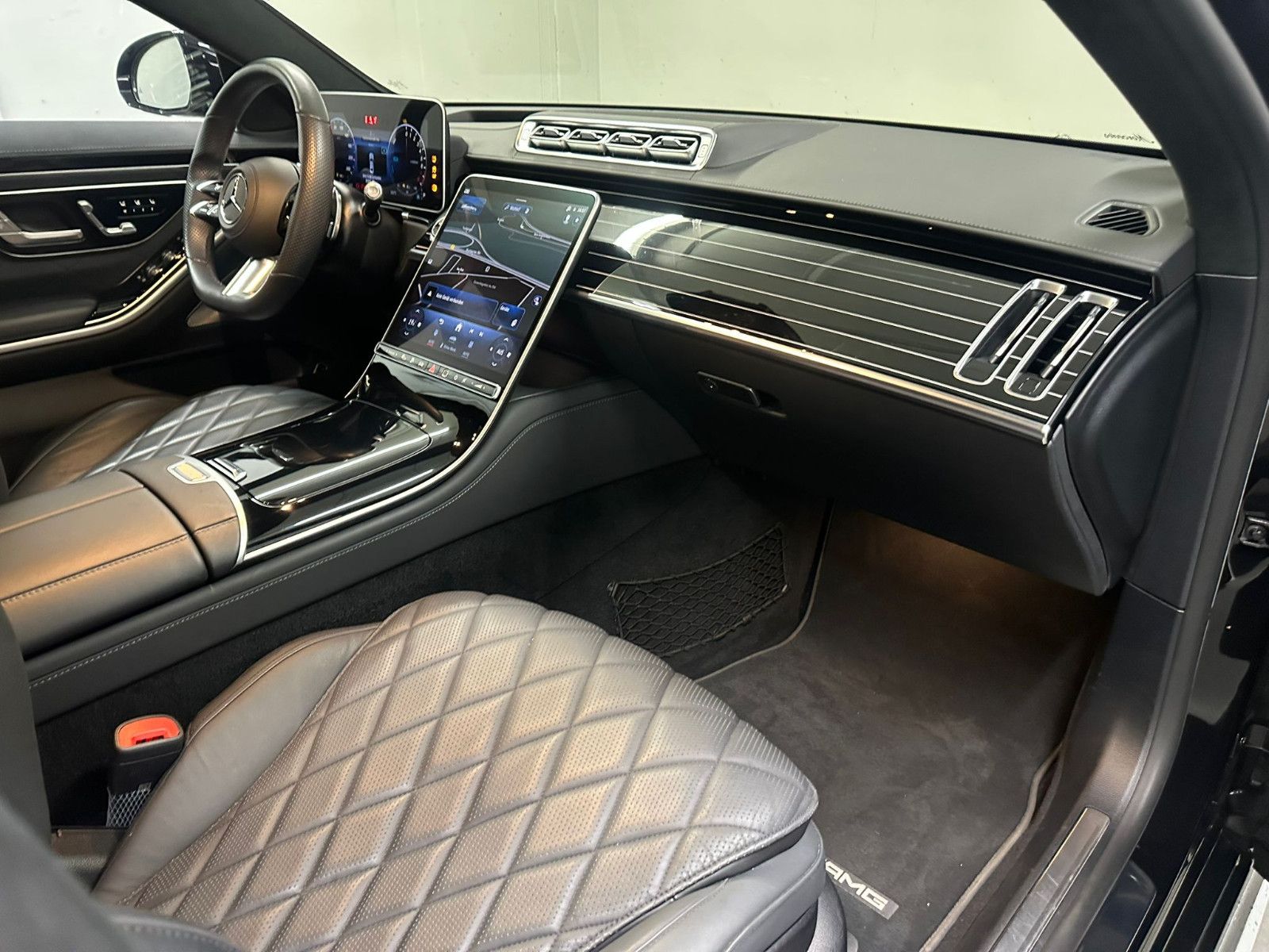 Fahrzeugabbildung Mercedes-Benz S 580 e 4MATIC*AMG-LINE*HEADUP*PANORAMA*