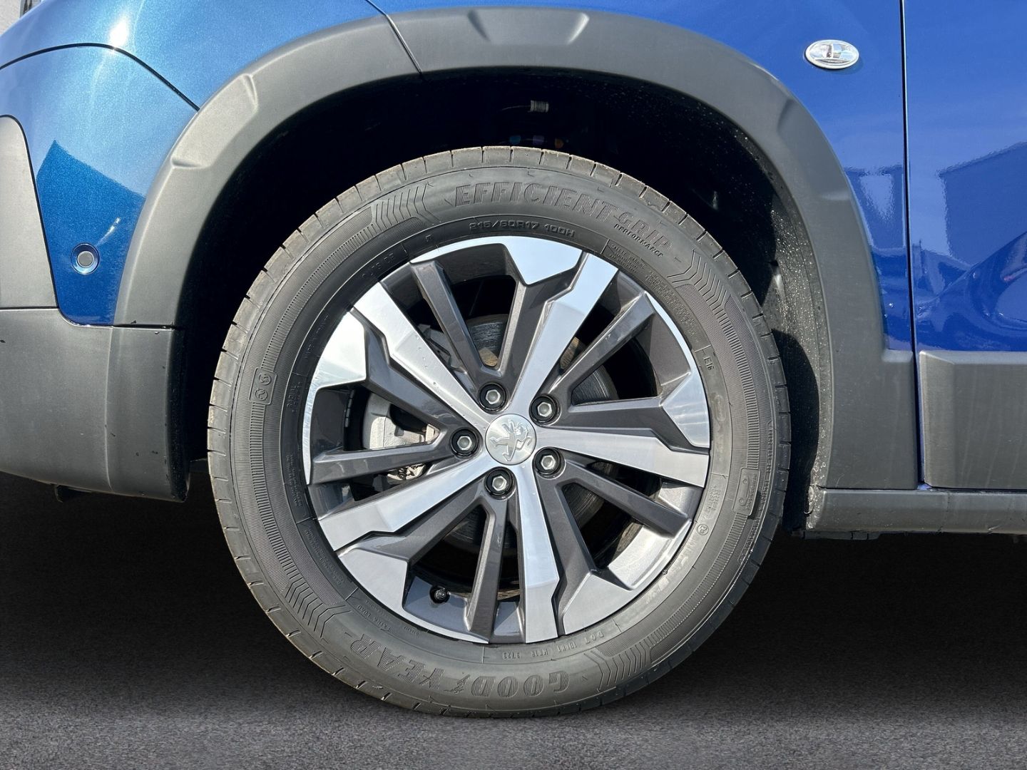 Fahrzeugabbildung Peugeot Rifter GT Elektromotor L2 136
