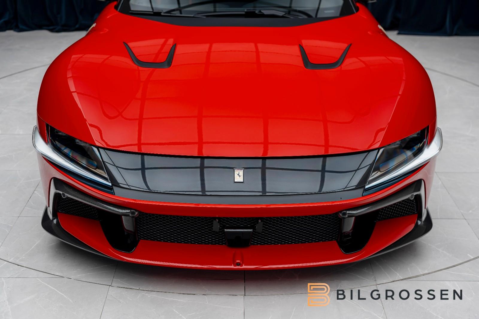 Ferrari Coupe 6.5 V12 CARBON LIFT PASSENGER DISPLAY