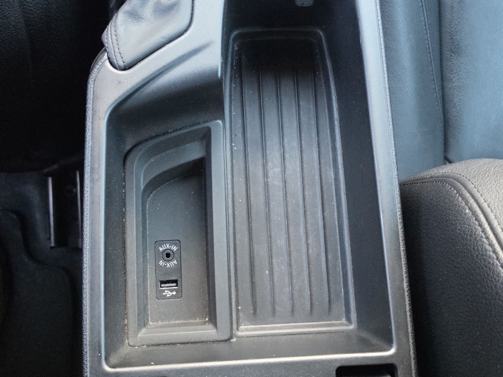 Fahrzeugabbildung BMW 218i Cabrio M Sport LEDER XENON SHZ TEMPOMAT