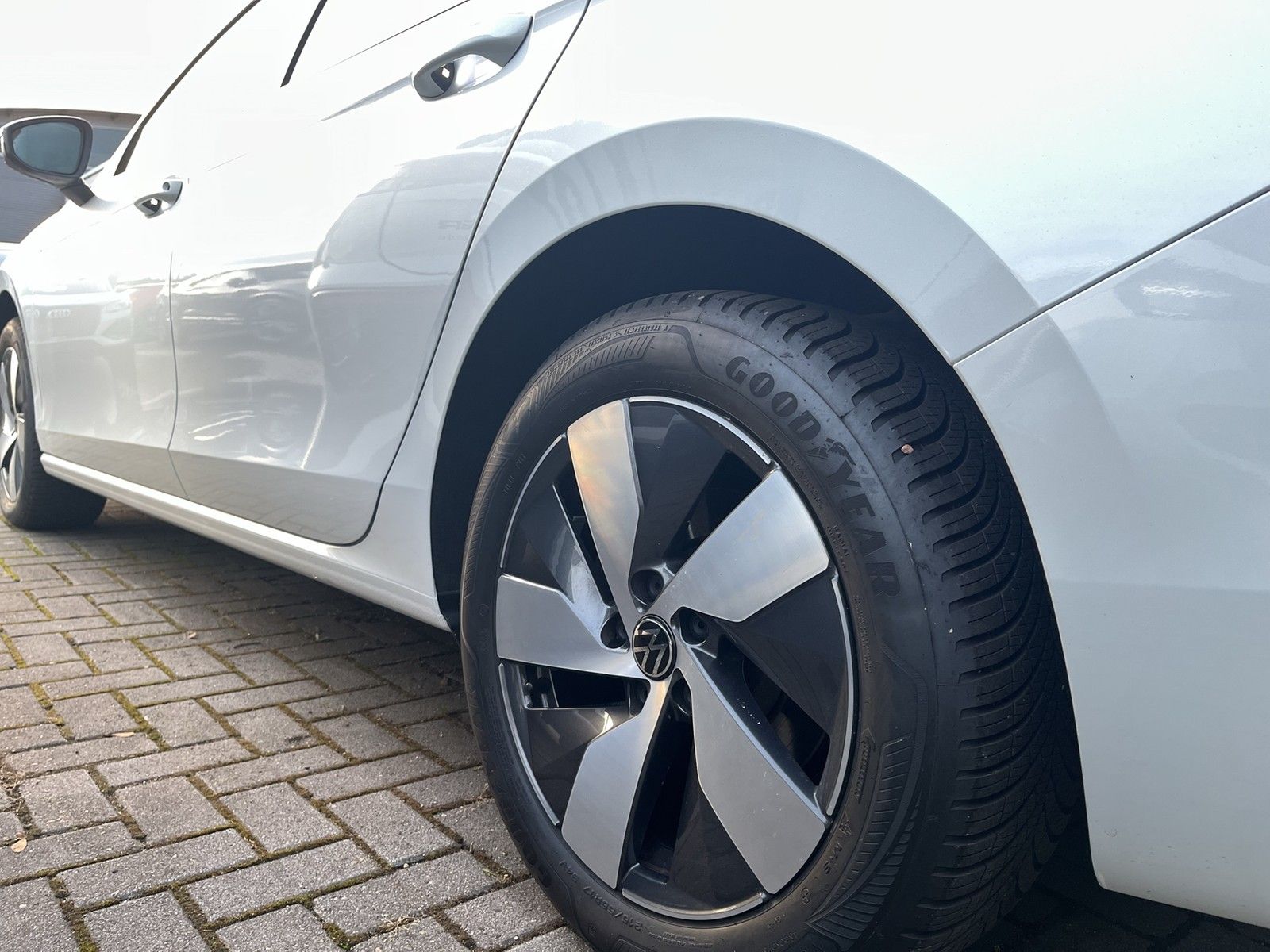 Volkswagen Passat Variant 1.5 eTSI Business IQ 360 AHK LM17 foto 5