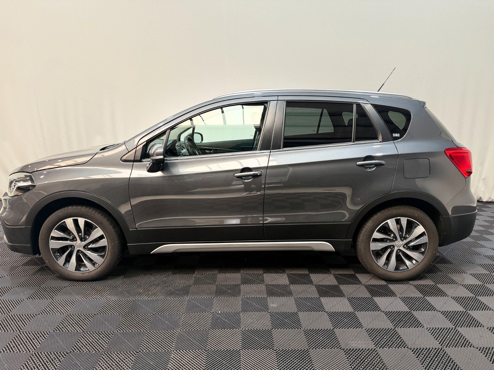Fahrzeugabbildung Suzuki SX4 S-Cross Comfort+ 4x4 / 1. Hand / Navi / RFK