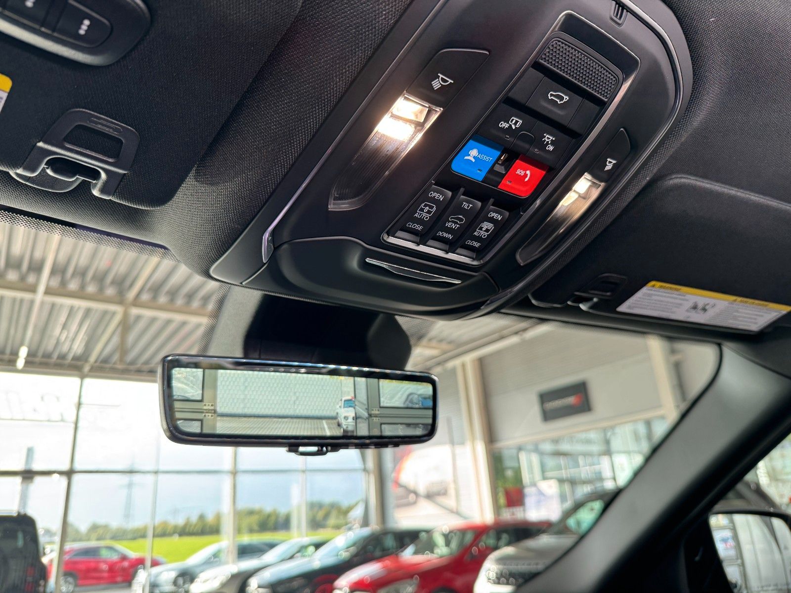 Fahrzeugabbildung Jeep Grand Cherokee 3.6 V6 Limited 4x4 Night Edition