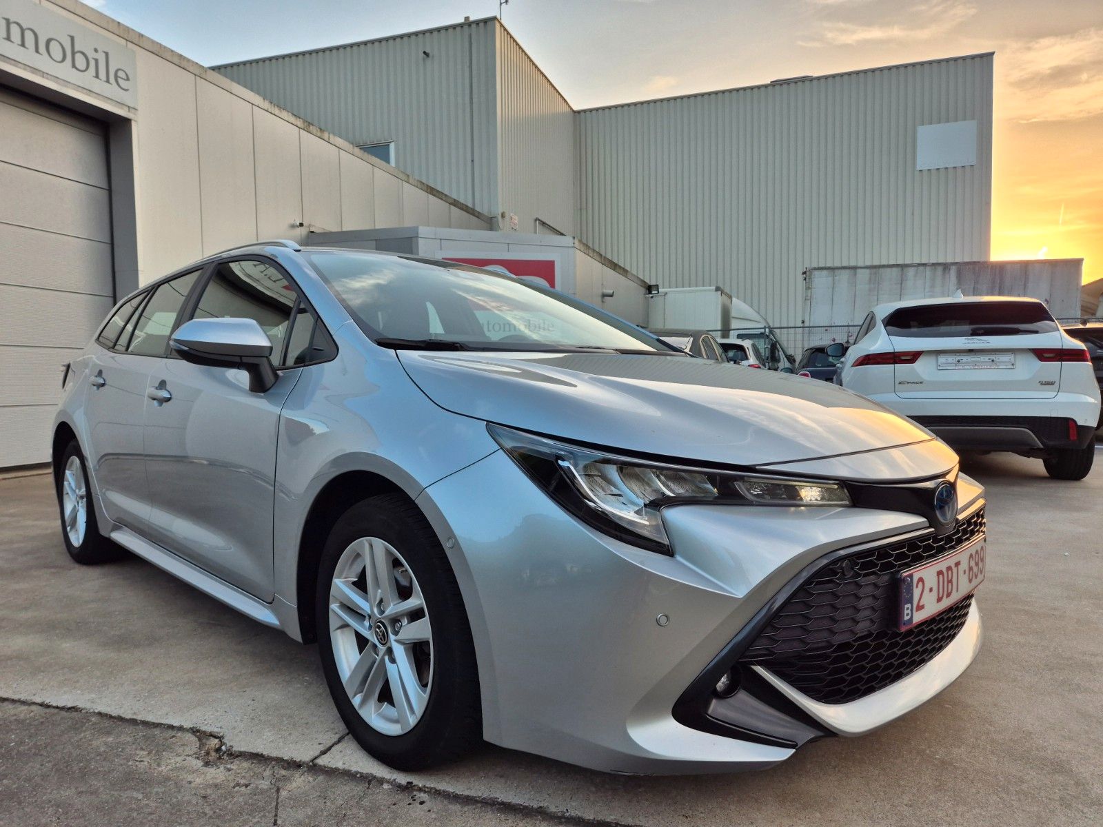 Toyota Corolla SW 1.8i / HYBRID / 89.685 KM !! 2023 !! imagem 2