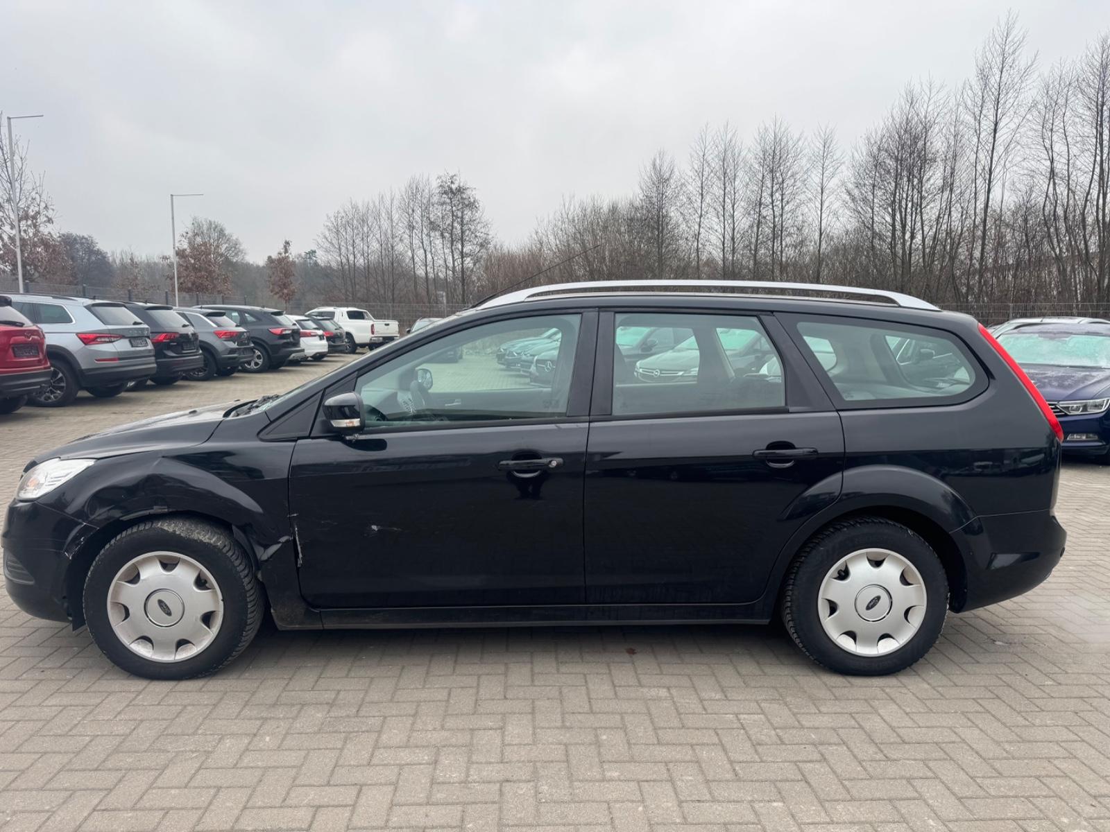 Ford Focus 2010 — photo 7