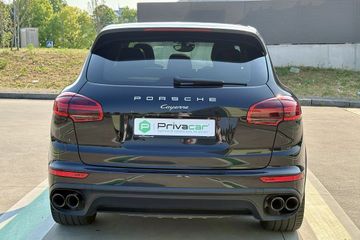 Porsche Cayenne - 6