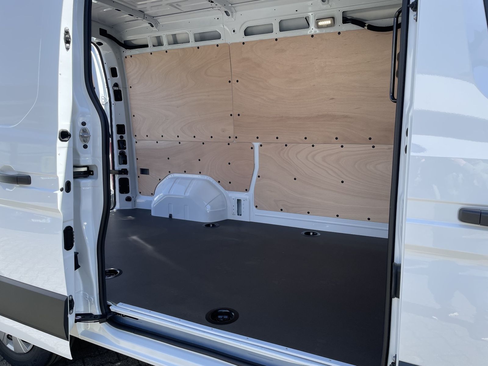 Fahrzeugabbildung Renault Master Kasten extra L2H2 3,5t DCi 150
