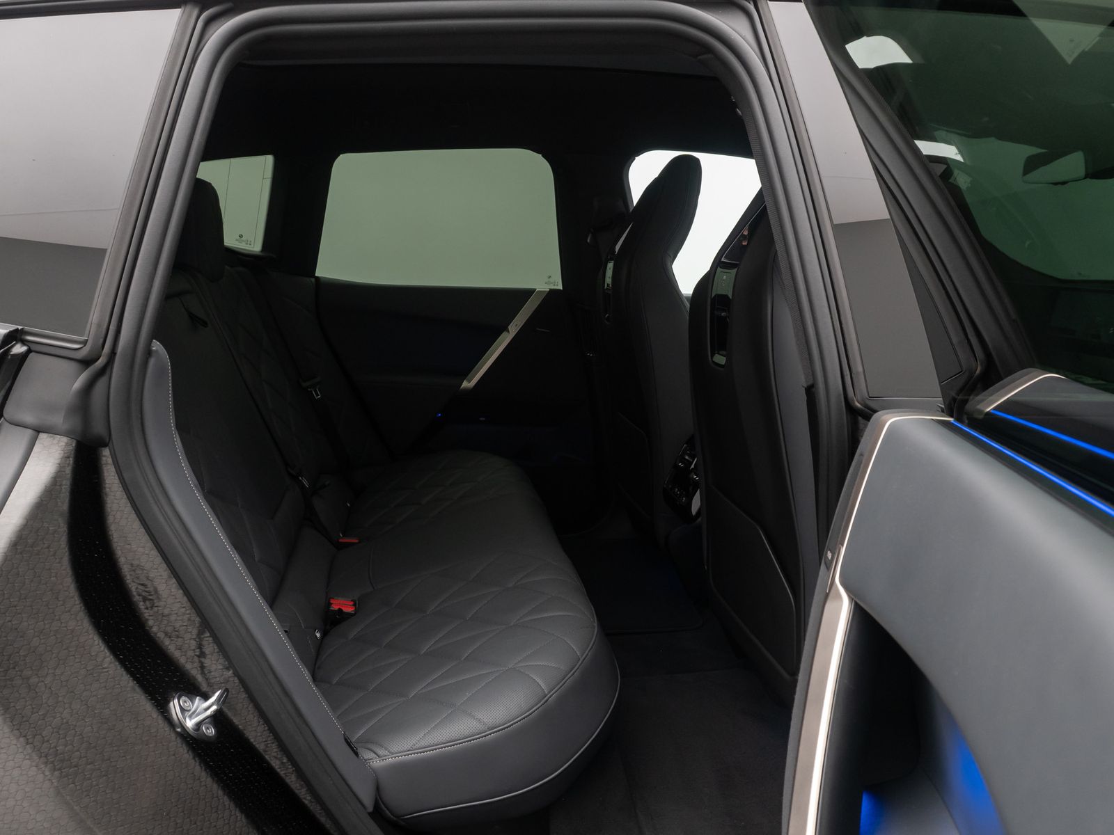 Fahrzeugabbildung BMW iX xD40 Sportpaket ACC 360° Laser SkyLounge 22"