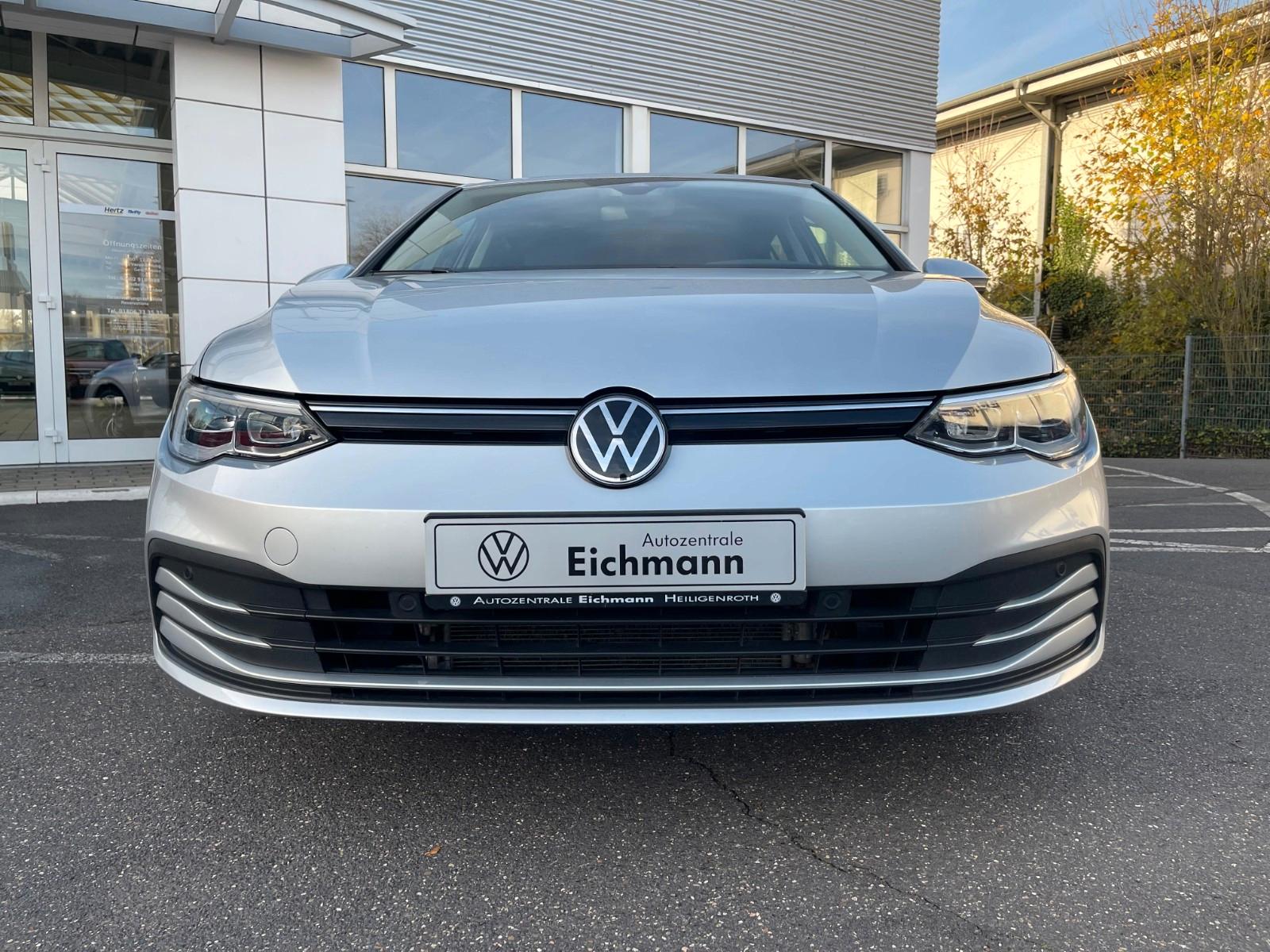 Volkswagen Golf VIII Life 1.5 TSI+LEDPlus+NAVI+AHK+ACC+CLIM