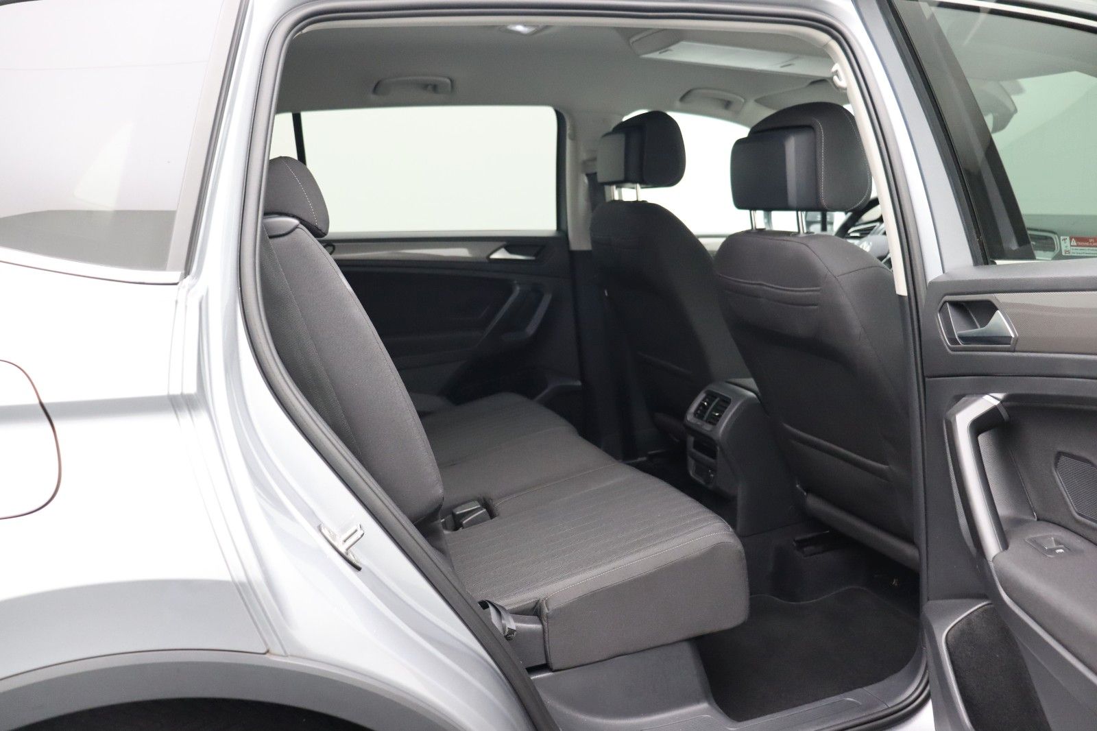 Fahrzeugabbildung Volkswagen Tiguan Allspace Life DSG ACC AHK 7Sitze LED