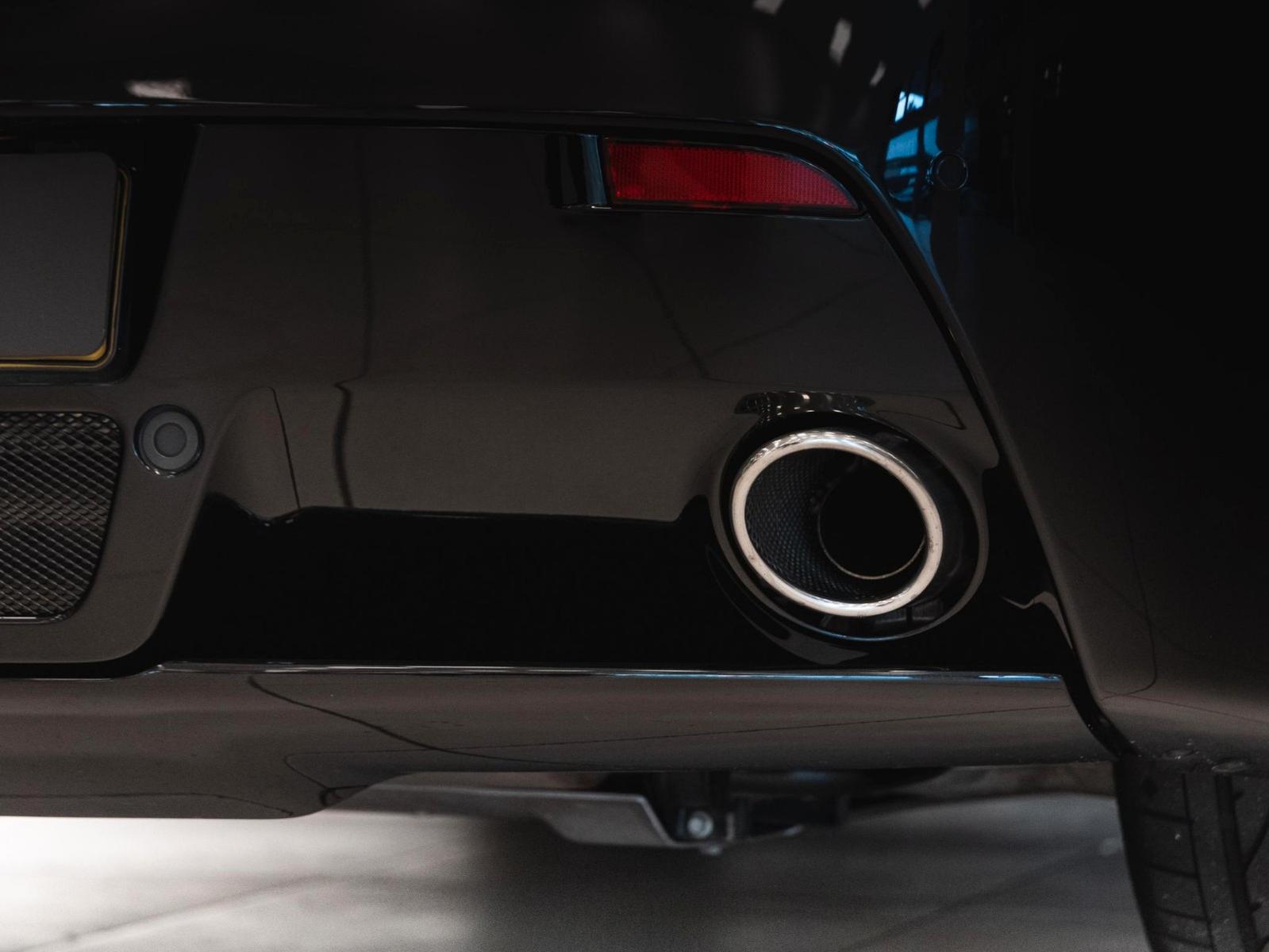 ASTON MARTIN V8 VANTAGE S COUPE