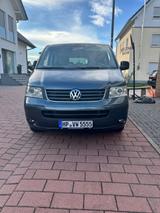 Volkswagen T5 Multivan. 2 Schiebetüren, 6 Sitzer Kühlbox VW - gebrauchte VW T5 Multivan aus dem Jahr 2005