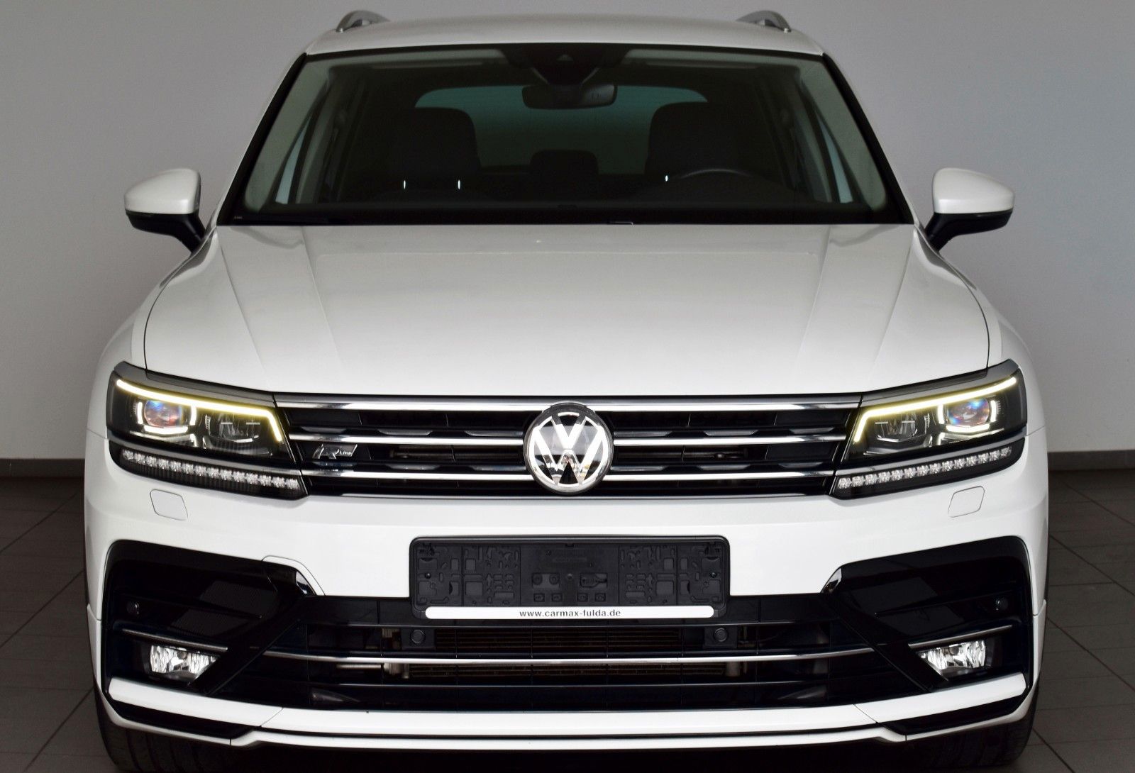 Fahrzeugabbildung Volkswagen Tiguan Highline/R Line 4M,Navi,Kamera,AHK,ACC+WR