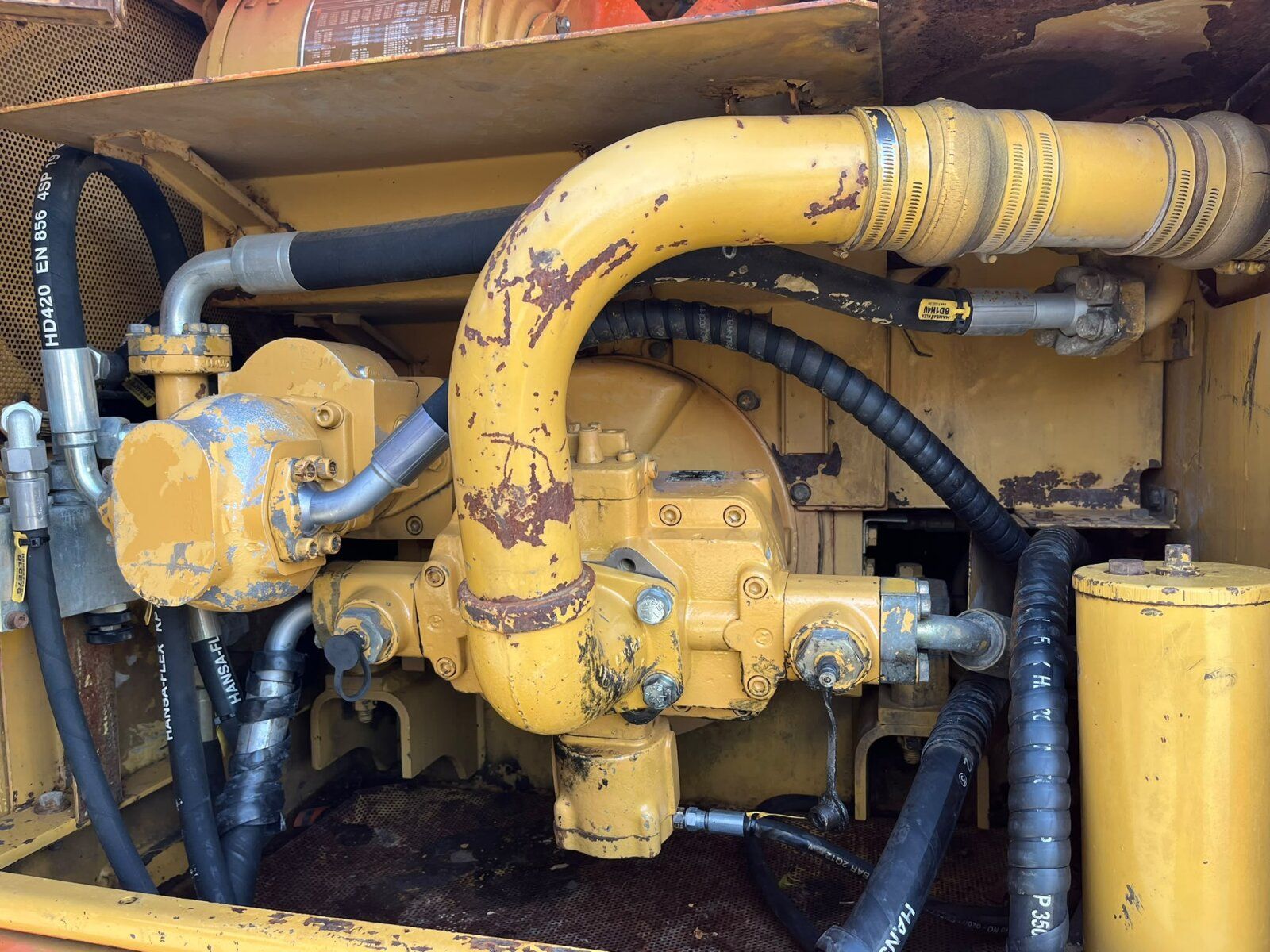 Fahrzeugabbildung CAT 215DLC
