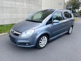 Opel Zafira B Sport*Panorama*Xenon*SHZ*Navi*PDC*