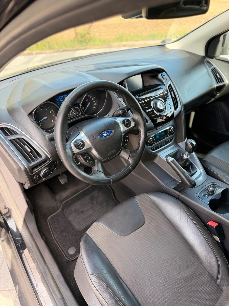 Ford Focus 2012 — photo 7