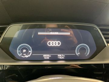 Audi Q8 e-tron - 8