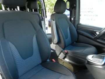 Mercedes V 220 - 12