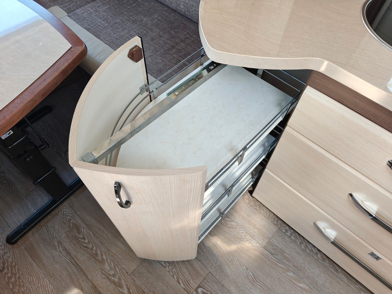 Fahrzeugabbildung Hobby Prestige 720 UKFe - Mover XT4, Isabella Vorzelt