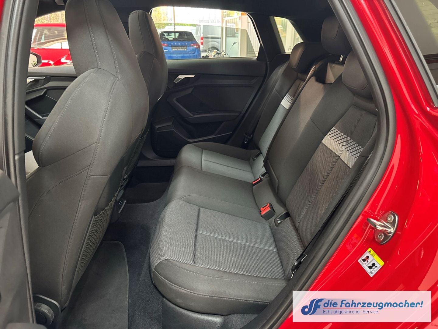 Fahrzeugabbildung Audi A3 Sportback 40 TFSI quattro S line El. Panodach