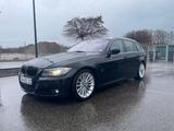 BMW 330d xDrive Touring - - BMW 330 mit Diesel-Antrieb: Kombi, Schaltgetriebe