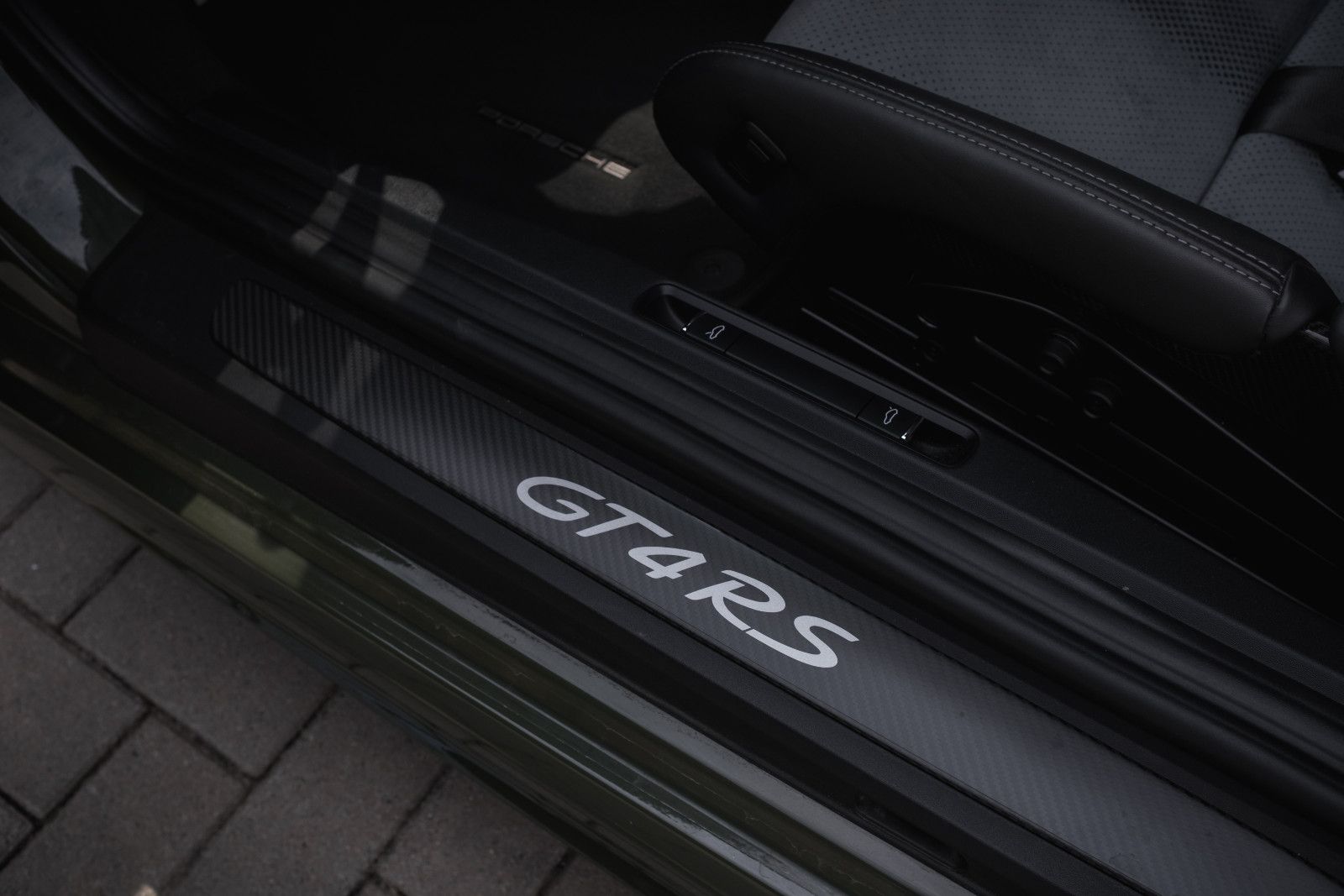 Fahrzeugabbildung Porsche 718 GT4 RS-Weissach-PTS-Lift-LED-Steuer-Folie