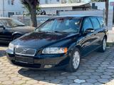 Volvo V70 Kombi 2.4 D Kinetic 2.Hand PDC SH Tempomat - Volvo V70 Kinetic mit Diesel-Antrieb