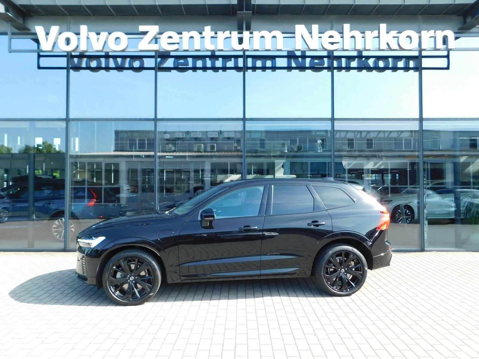 Fahrzeugabbildung Volvo XC6T8 Plus Black Edition Plug-In Hybrid AWD