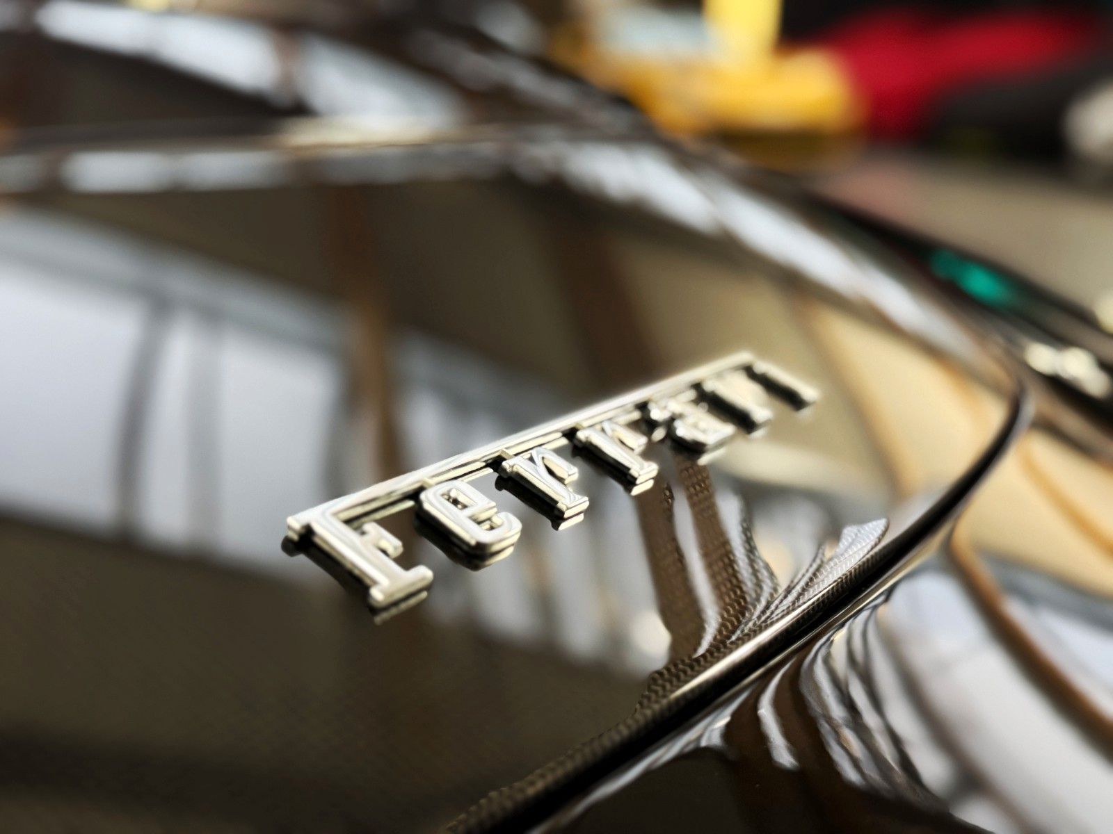 Fahrzeugabbildung Ferrari Roma Spider + Carbon + Daytona + ACC + 360 Grad