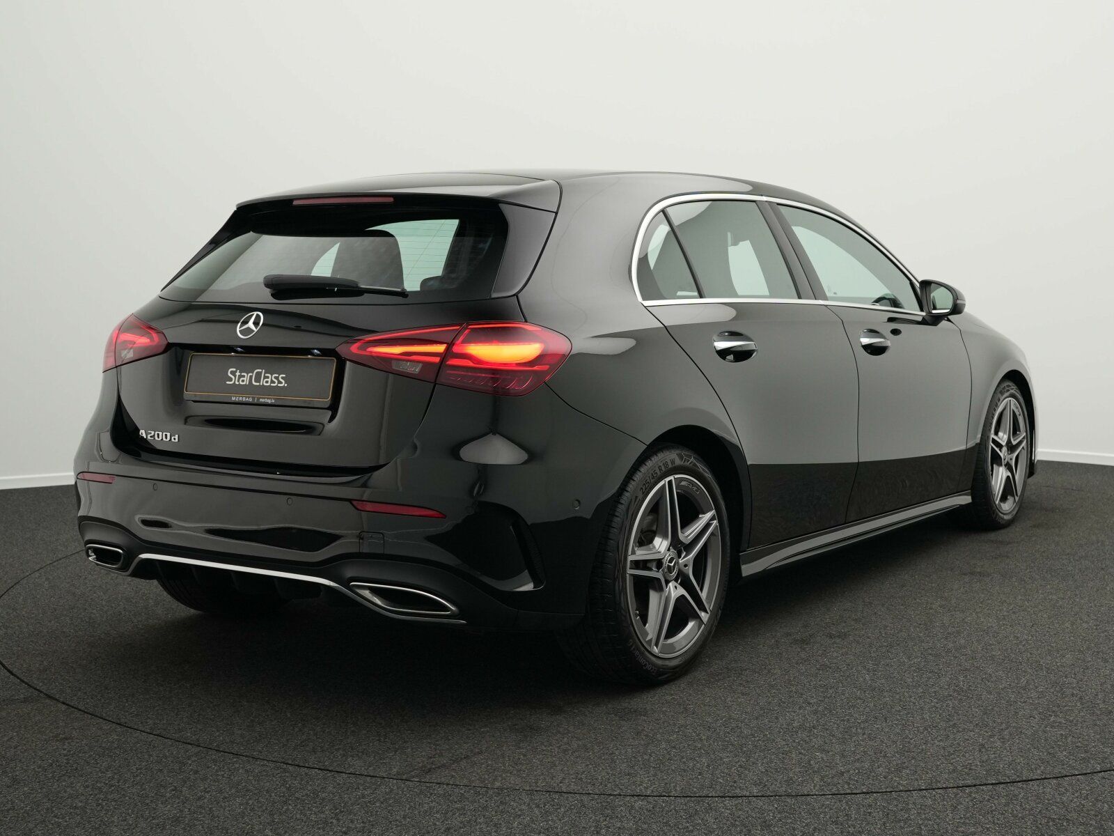 Mercedes-Benz A 200 d AMG-Line Multi+Kamera+Ambi imagem 3