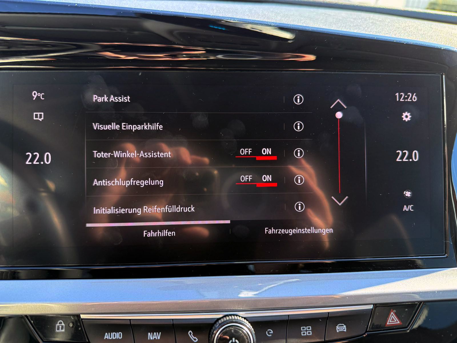 Fahrzeugabbildung Opel Grandland Ultimate PlugIn 1.6 Turbo ACC 360° AHK