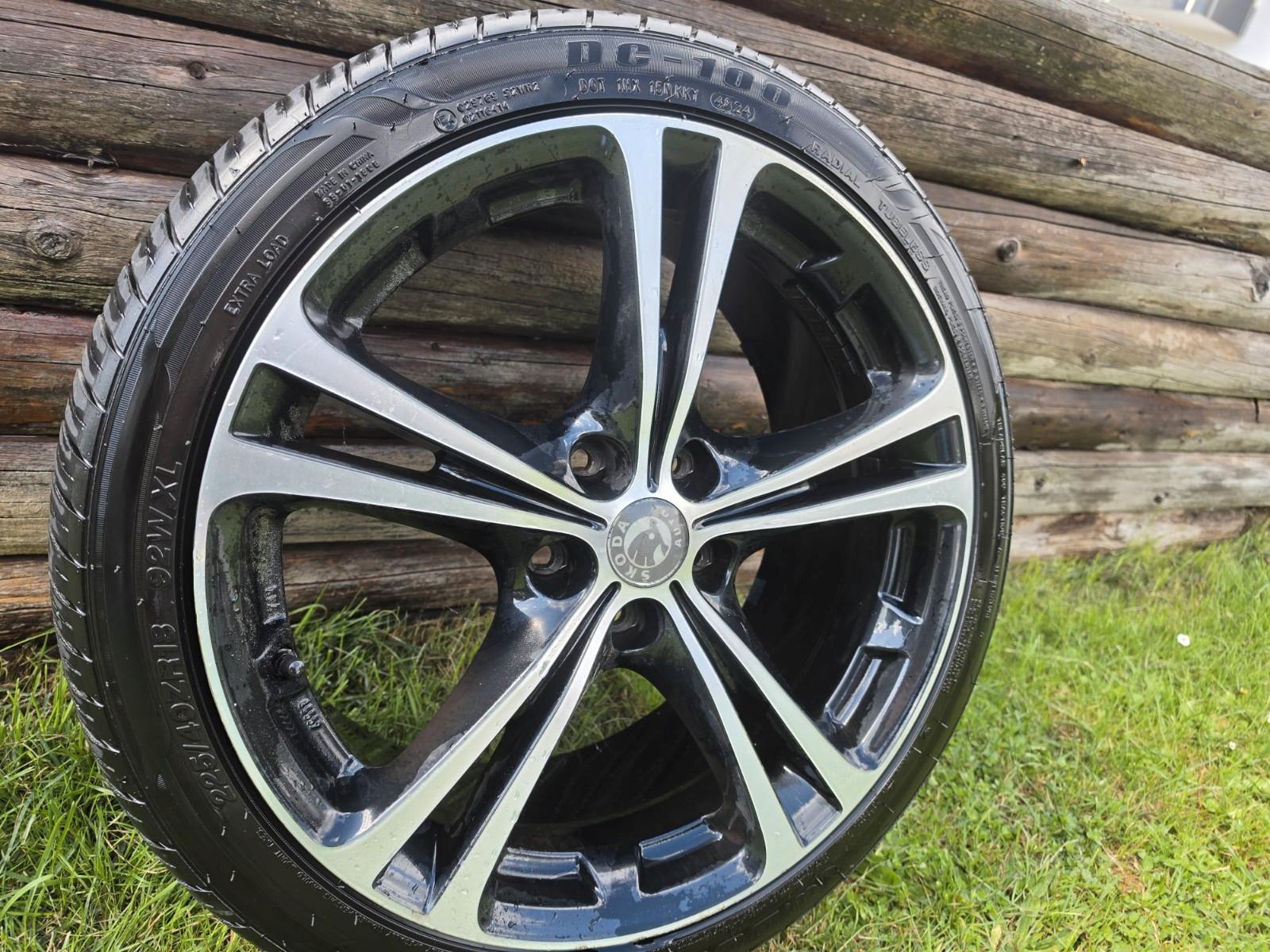 Skoda Superb 2012 — photo 13