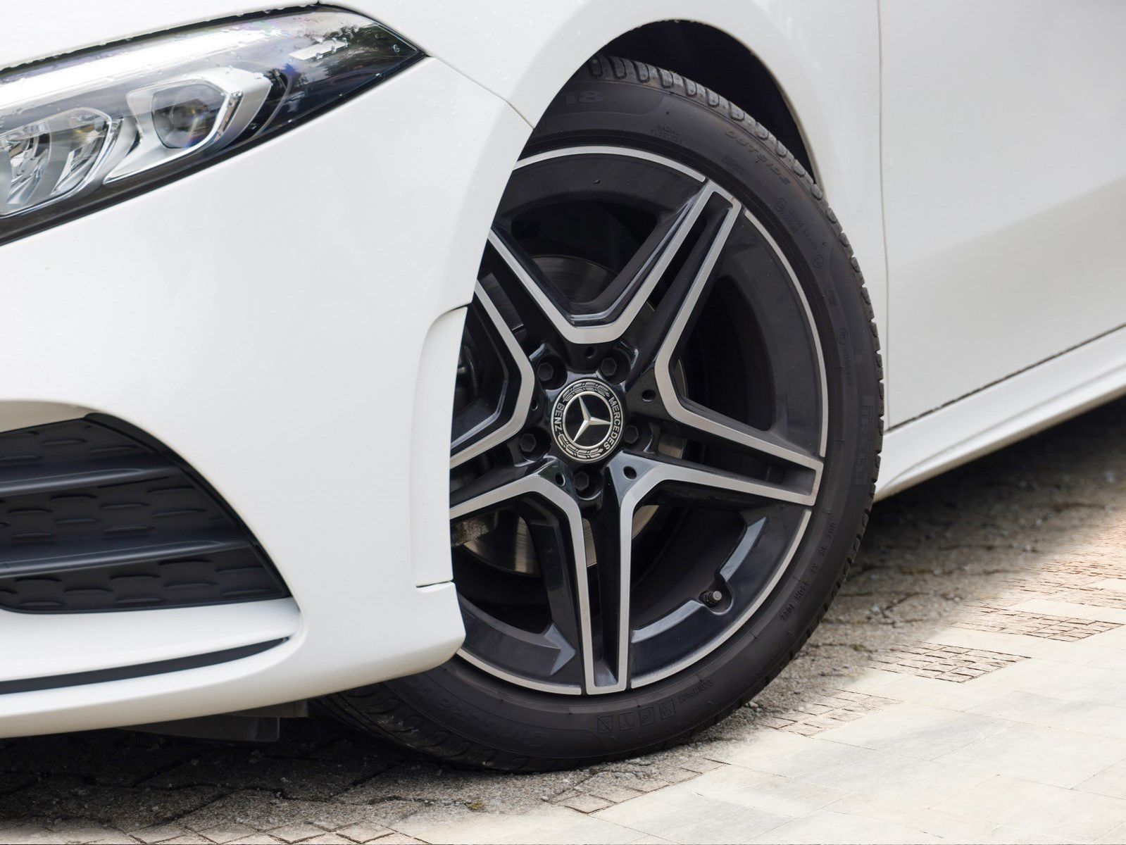 Mercedes-Benz A 180 AMG-Line foto 5