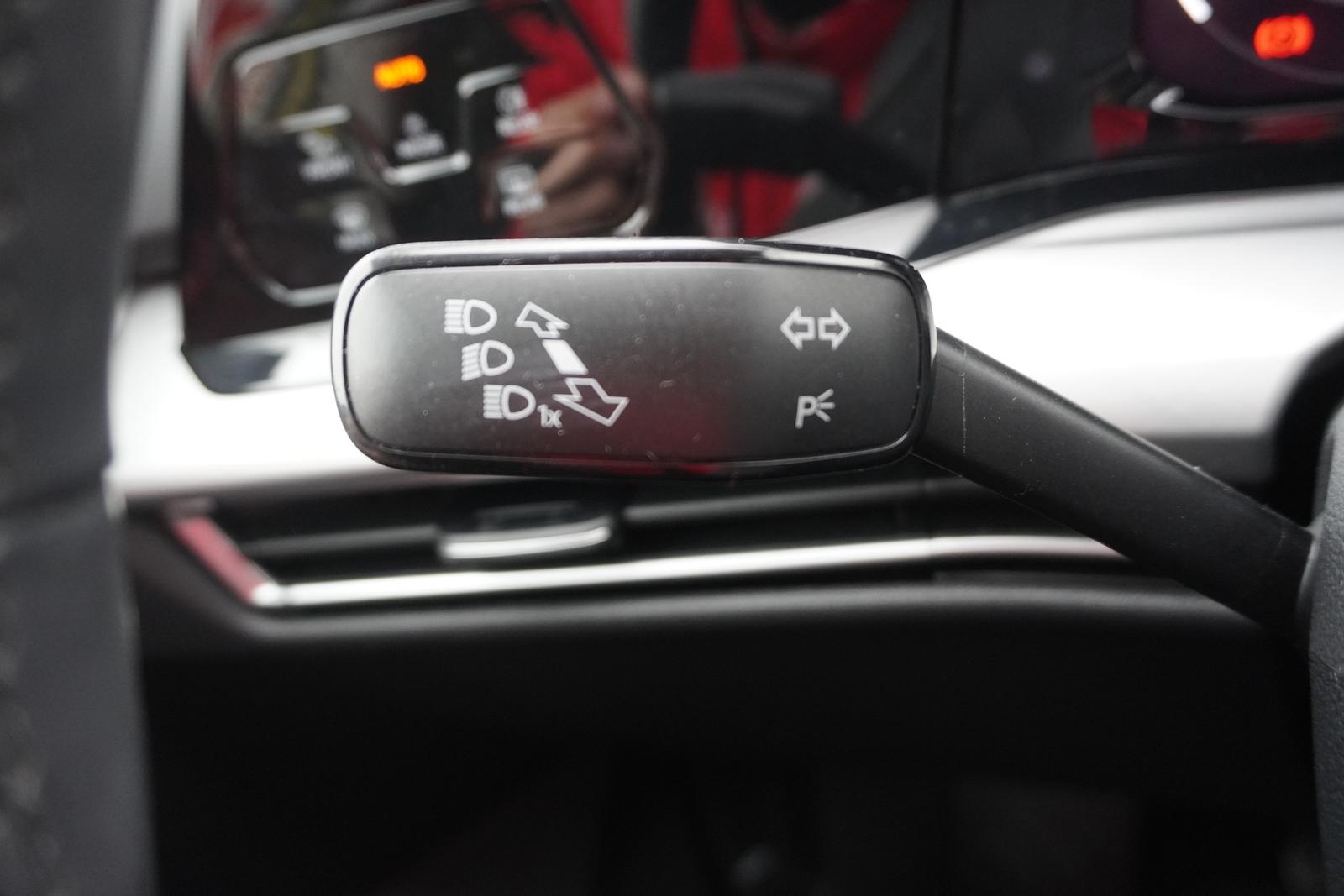 Volkswagen Golf VIII 1.5 TSI Life Navi App-Connect DAB, миниатюра 27