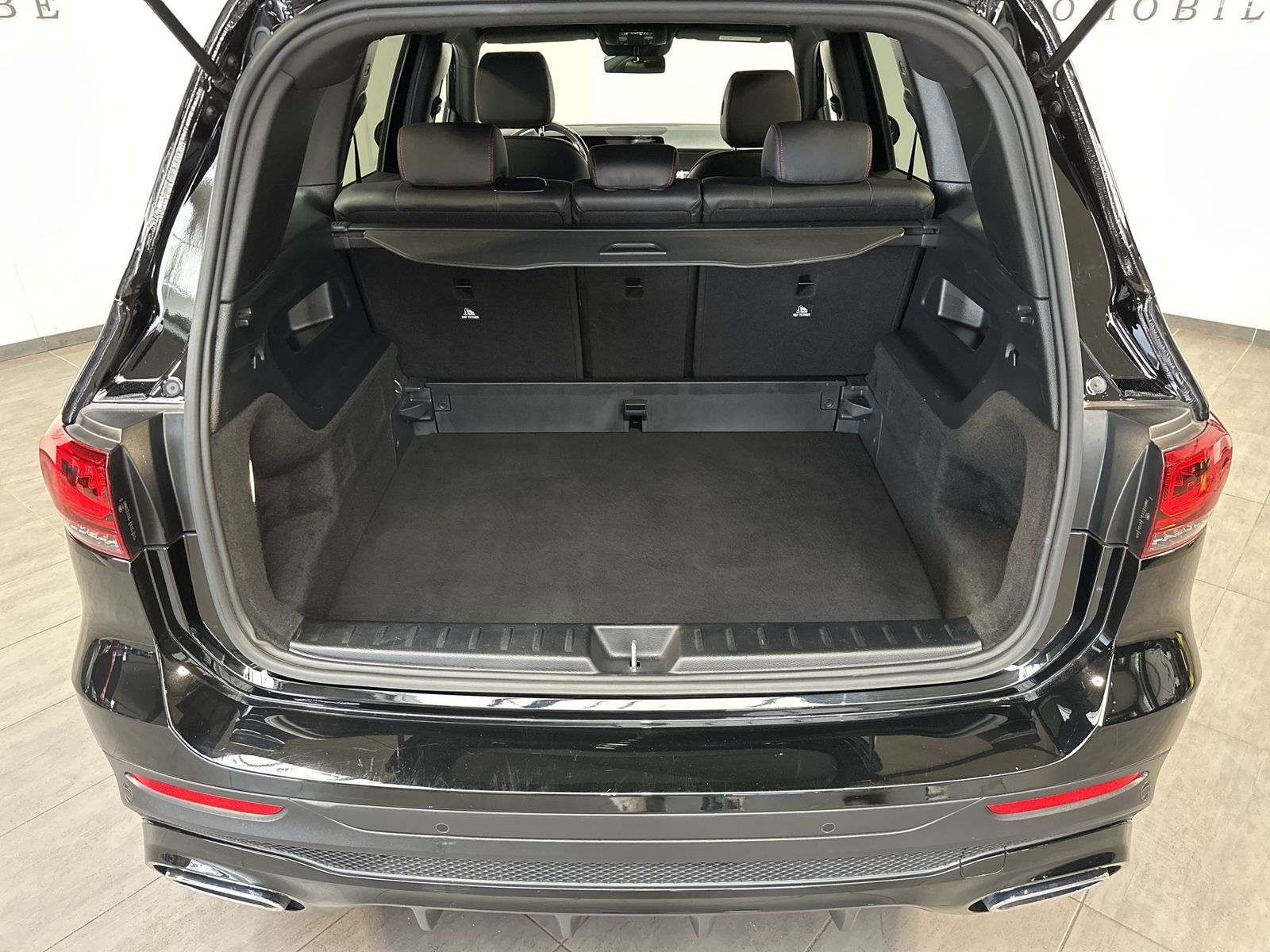 Fahrzeugabbildung Mercedes-Benz GLB 200d 4M AMG-Line NAV+LED+WIDE+19ZO+DISTRONIC