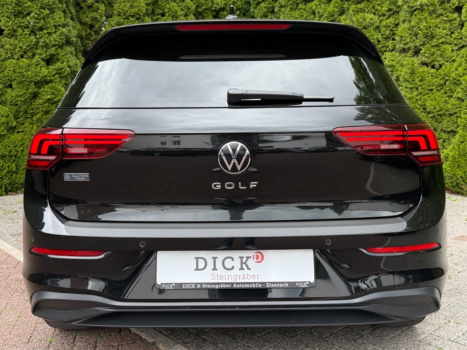 Fahrzeugabbildung Volkswagen Golf 2.0 TDI DSG LIFE LED+KAM+ACC+SHZ+CARPL+AMBI