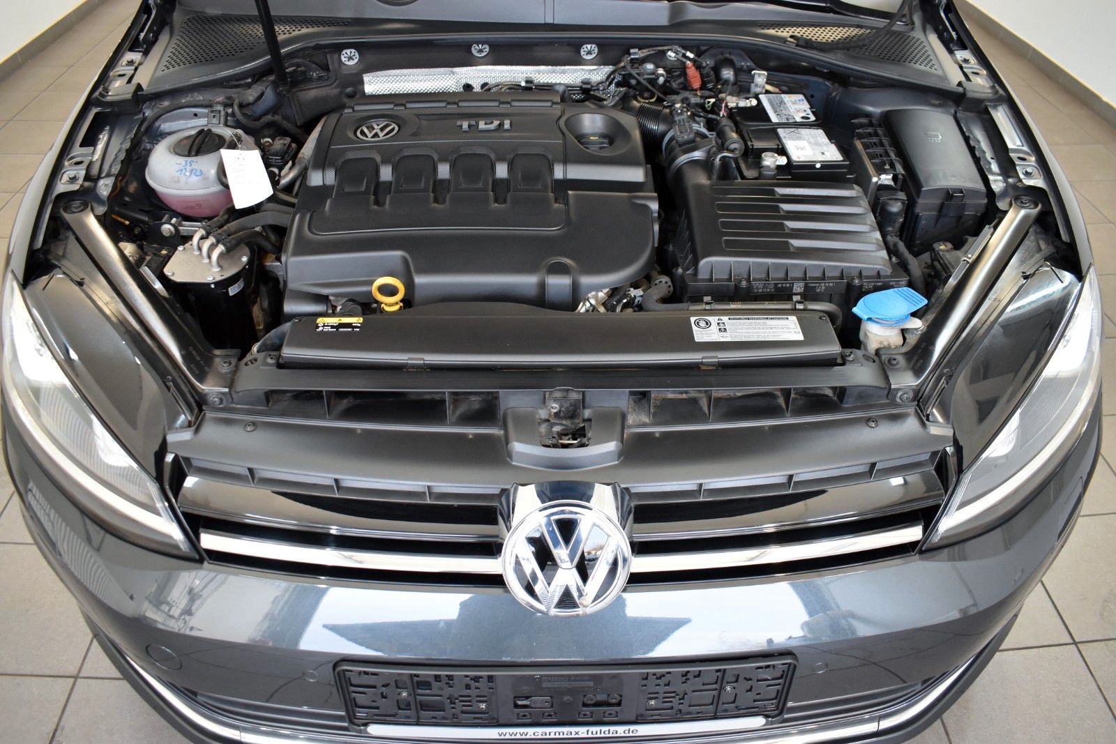 Fahrzeugabbildung Volkswagen Golf VII Lim. Allstar Navi,Panorama,Teilfoliert