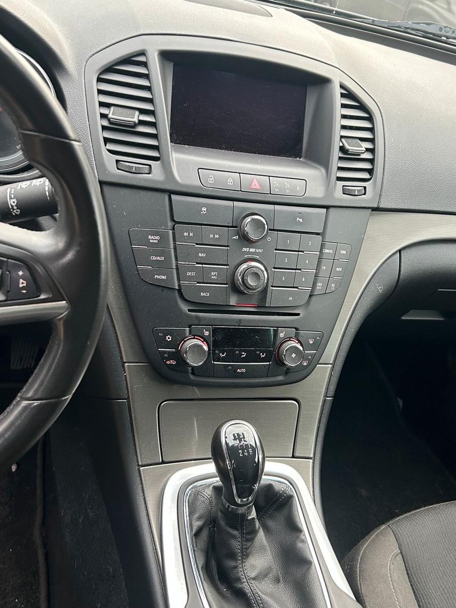 Opel Insignia 2010 — photo 8