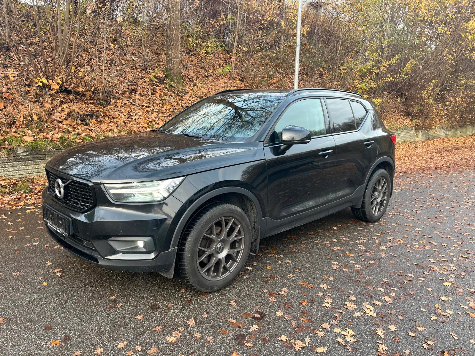 Volvo XC40 T3 R Design *Pano*LED*Harman Kardon*